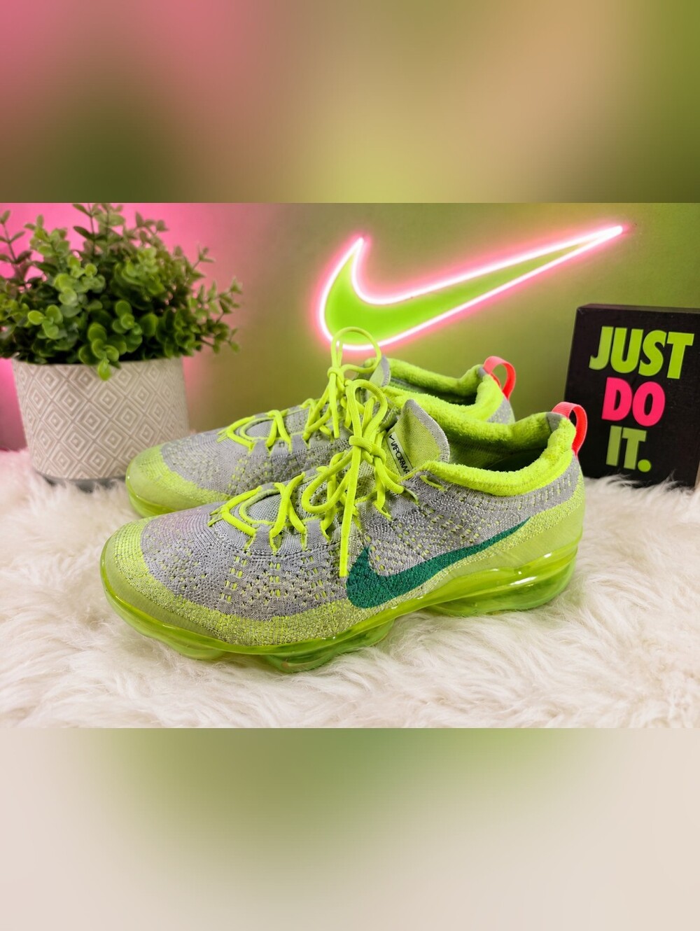 Nike Air VaporMax Flyknit Men's 8.5 / Women's 10 Volt Grey Running Sneakers EU 4